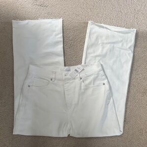 LOFT High Rise Wide Leg Crop Jeans in White Size 6 brand new 🆕 with tags